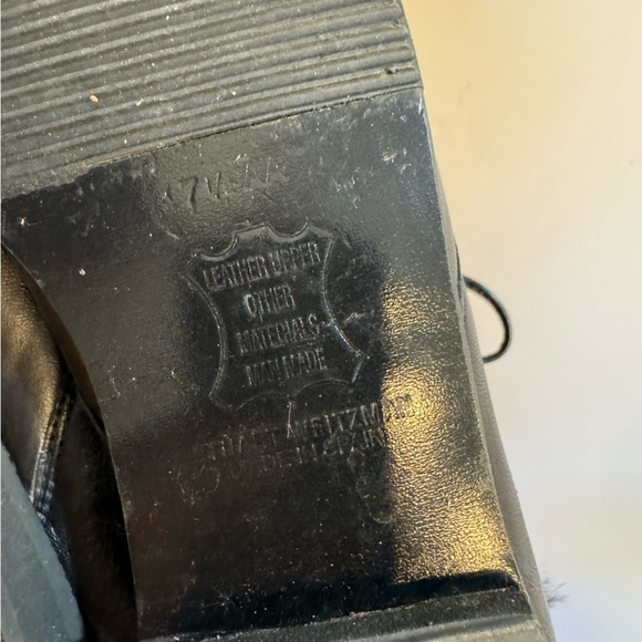 Stuart‎ Weitzman Black Faux Fur Lined Lace Up Leather Ankle Booties 7.5AA… - Picture 6 of 7